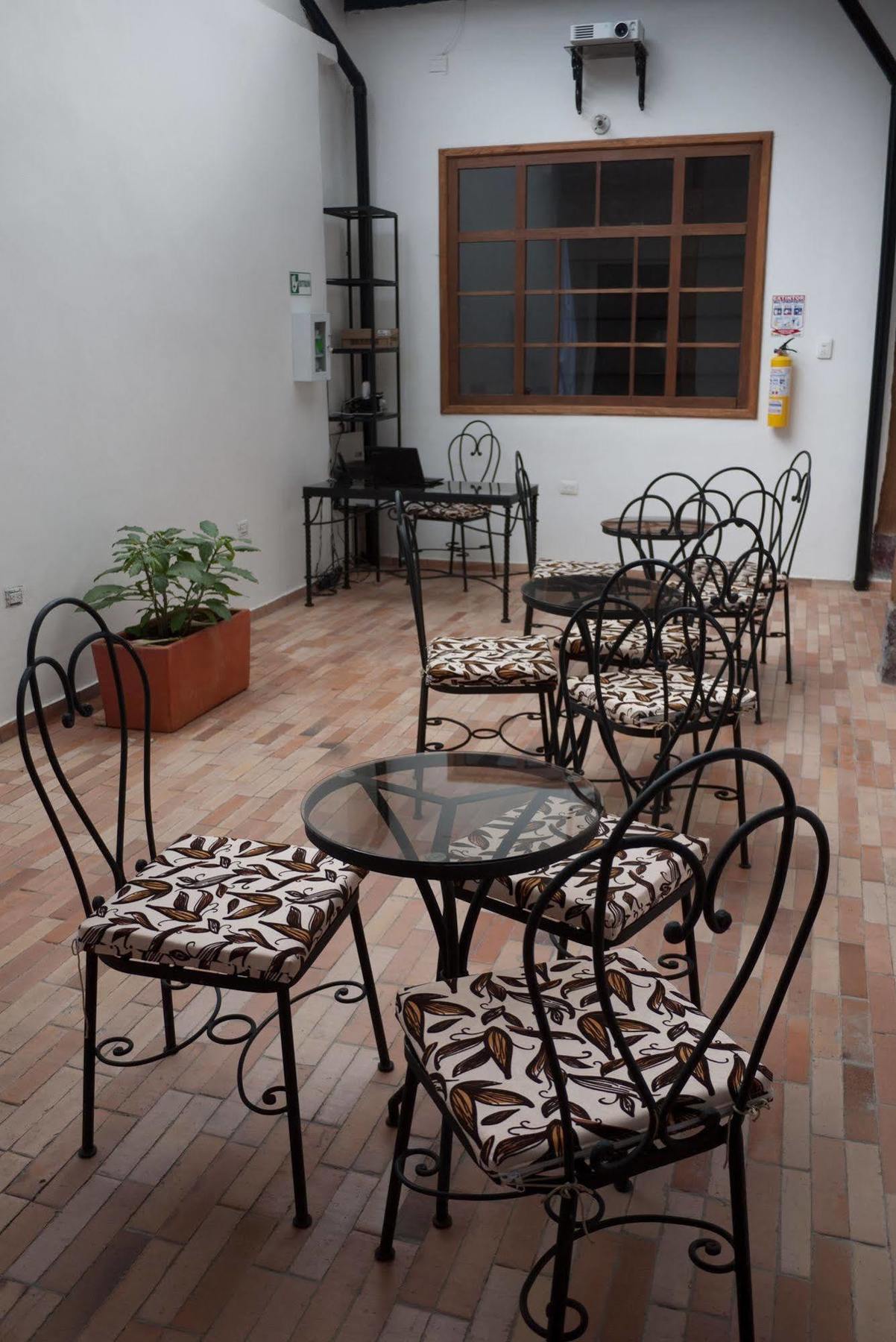 Arche Noah Boutique Hostel Богота Экстерьер фото